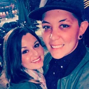 Meet your Posher, Caitlin